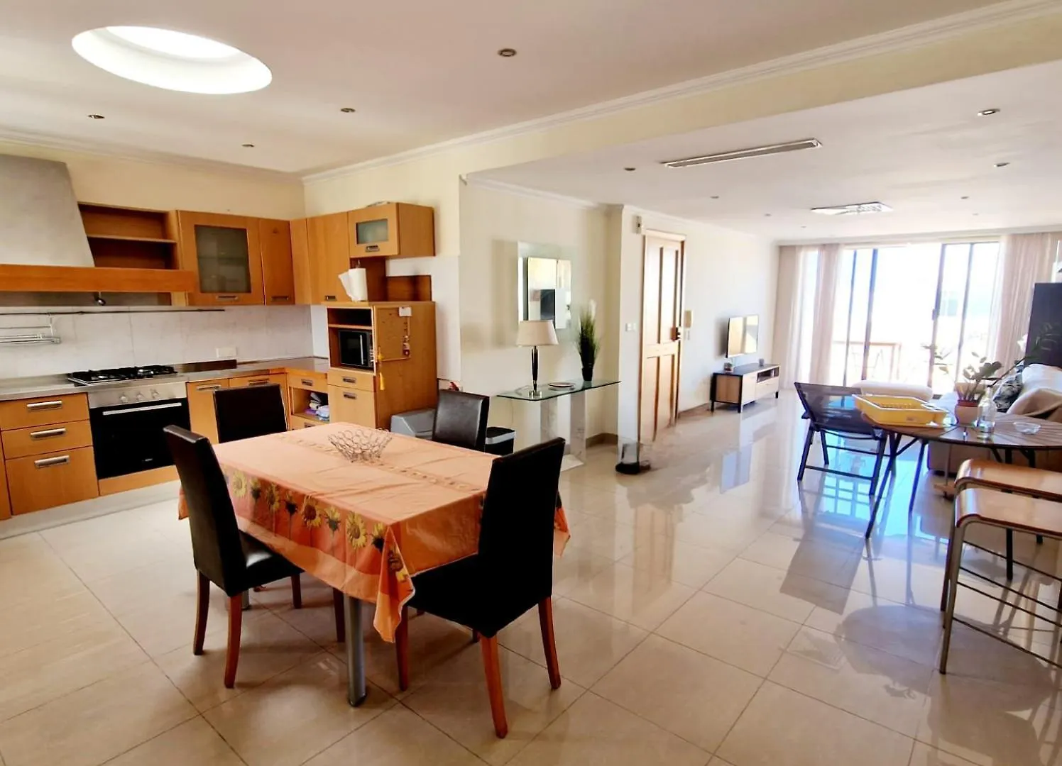 Spacious Central Sliema Penthouse location